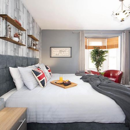Cosy 3 Bedroom House - Private & Central - Ultra Wifi Кэнтербари Экстерьер фото