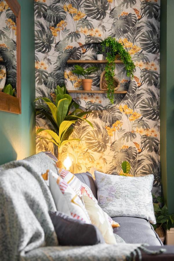 Cosy 3 Bedroom House - Private & Central - Ultra Wifi Кэнтербари Экстерьер фото
